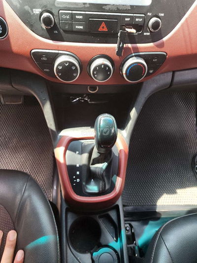 Hyundai Grand i10 Trắng