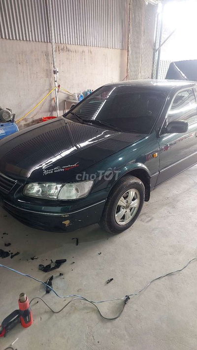 Toyota Camry Xanh đen