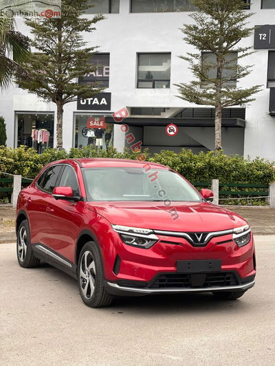 Xe VinFast VF8 S 2024