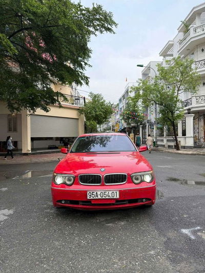 BMW 745Li màu Đỏ