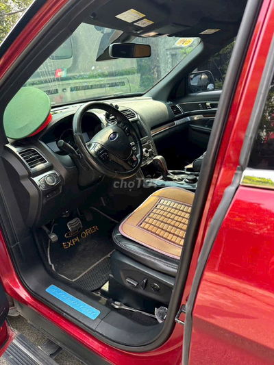 Ford Explorer Đỏ Gần như mới
