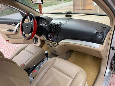 Chevrolet Aveo 1.5L Bạc