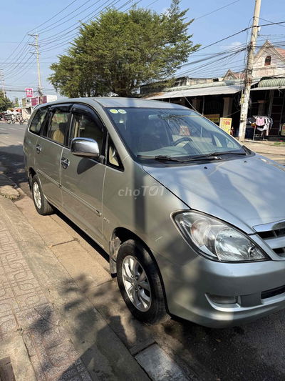 Toyota Innova 2008 G - 200 km