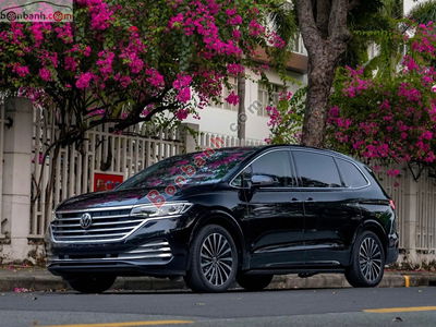 Xe Volkswagen Viloran Luxury 2023