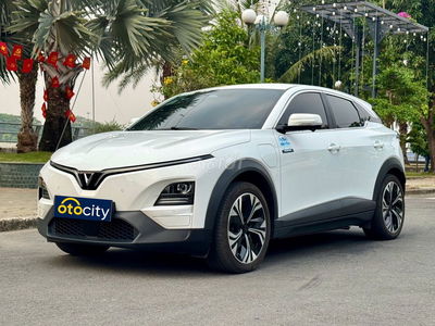 VF6 Plus nâng cao 2025 - Trắng - 3v5km - Mua pin