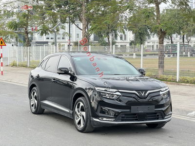 Xe VinFast VF8 Eco AWD 2023