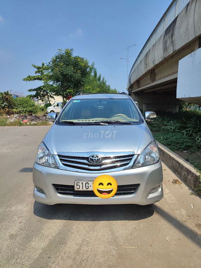 Toyota Innova 2010 Bạc
