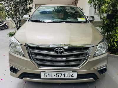 Toyota Innova 2014 2.0V Vàng cát