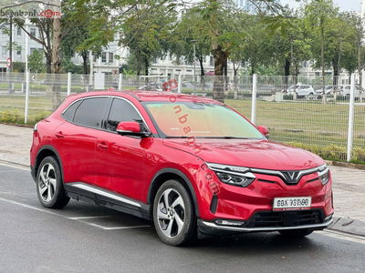 Xe VinFast VF8 Eco AWD 2022