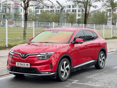 Xe VinFast VF8 Eco AWD 2022