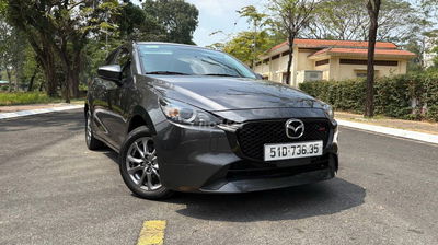 Mazda 2 2024 Xám Titan lướt 3.400km