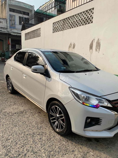 Mitsubishi Attrage 2024 Premium 1.2 CVT - 52000 km