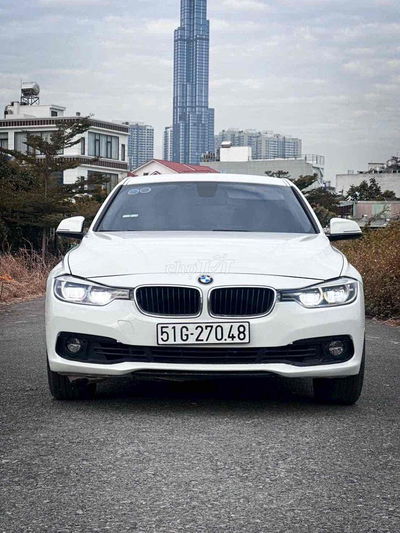 BMW 320i LCI 2017 Trắng 70000 km