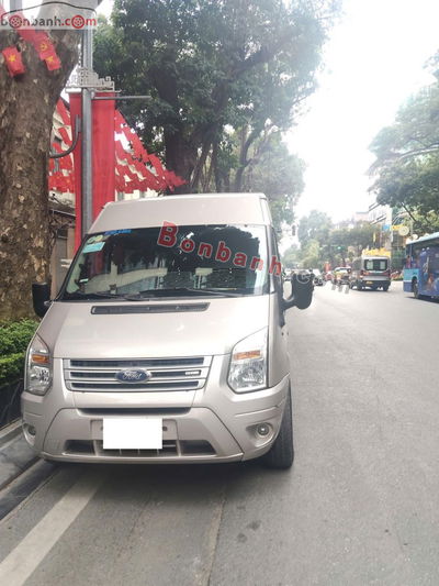 Xe Ford Transit SVP 2019