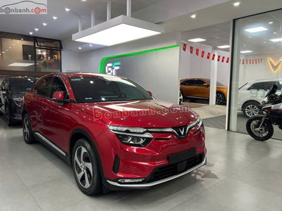 Xe VinFast VF8 Eco AWD 2023