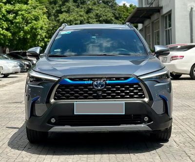 Toyota Cross 1.8HV 2023 Hybrid màu xám/nâu