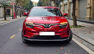 Xe VinFast VF8 Eco AWD 2023