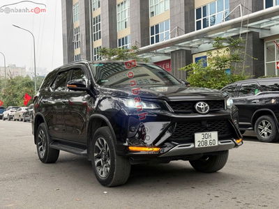 Xe Toyota Fortuner 2.4G 4x2 AT Legender 2021