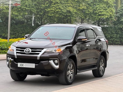 Xe Toyota Fortuner 2.7V 4x2 AT 2017