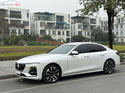 Xe VinFast Lux A 2.0 Premium 2.0 AT 2020