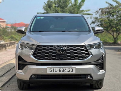 Toyota Innova Hybrid 2024 MỚI 4.000 km trùm mền