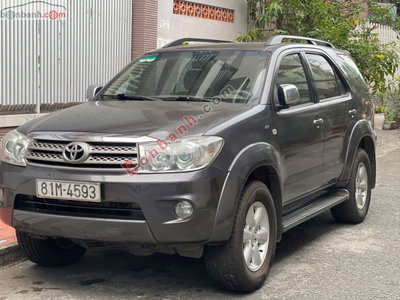 Xe Toyota Fortuner 2.7V 4x4 AT 2010