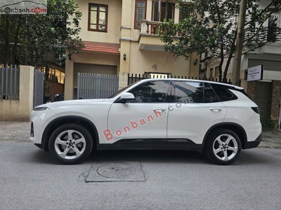 Xe VinFast Lux SA 2.0 Base 2.0 AT 2021