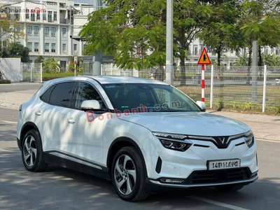 Xe VinFast VF8 Eco AWD 2023