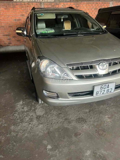 Toyota Innova 2007 J - 295000 km