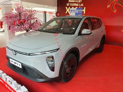 Xe VinFast VF MPV 7 2026