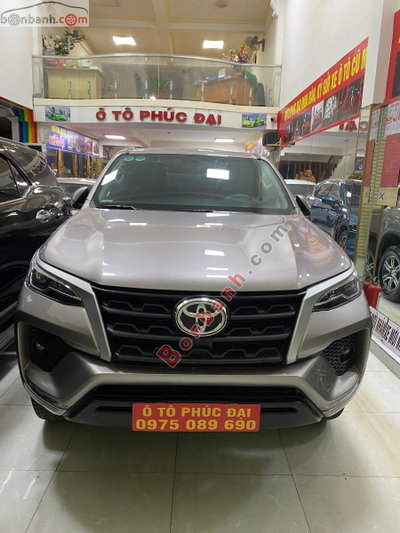 Xe Toyota Fortuner 2.4G 4x2 MT 2020