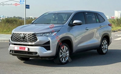 Xe Toyota Innova Cross HEV 2.0 CVT 2024