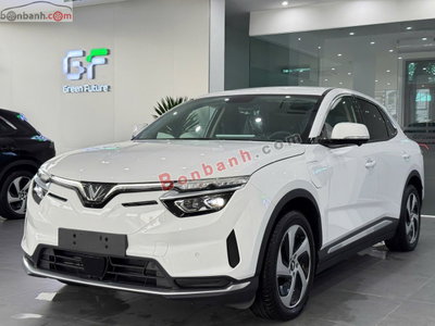 Xe VinFast VF8 S 2024