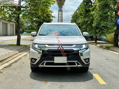 Xe Mitsubishi Outlander 2.0 CVT 2020