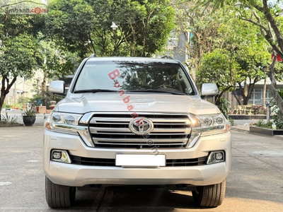 Xe Toyota Land Cruiser VX 4.6 V8 2016
