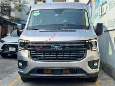 Xe Ford Transit Van 2025