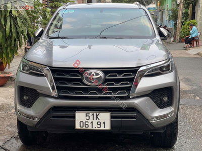 Xe Toyota Fortuner 2.7V 4x2 AT 2021