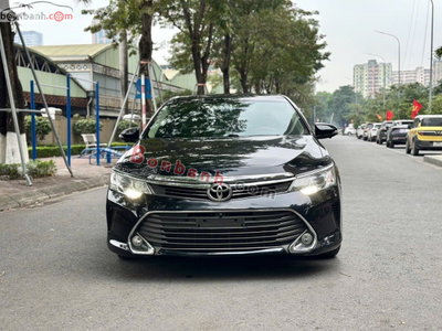 Xe Toyota Camry 2.0E 2016