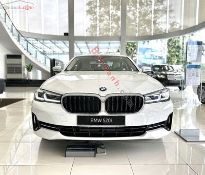 Xe BMW 5 Series 520i 2023
