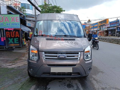 Xe Ford Transit Limousine 2017