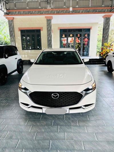 Mazda 3 Luxury 2022 Trắng 21.000 km