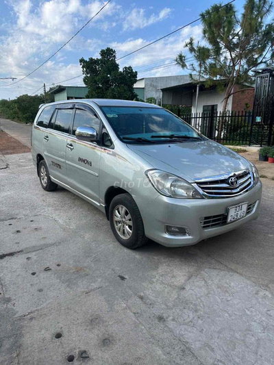 Toyota Innova 2008 J - 25000 km