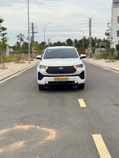 Toyota Innova V 2024 Trắng