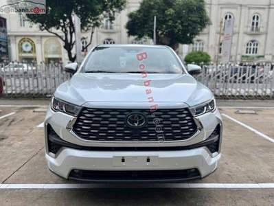 Xe Toyota Innova Cross HEV 2.0 CVT 2025