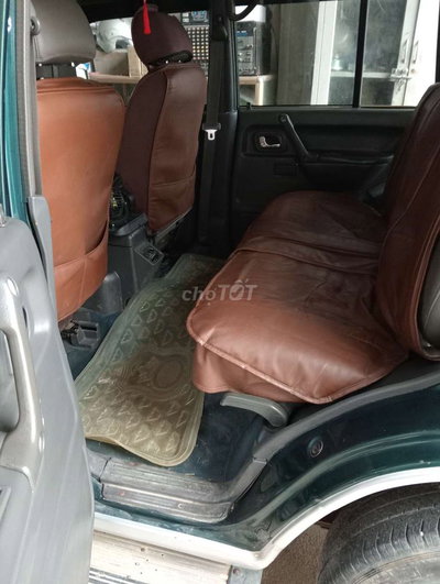 Mitsubishi Pajero Xanh