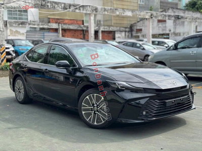 Xe Toyota Camry 2.0Q 2026
