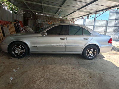 Mercedes-Benz E240 2003 Bạc