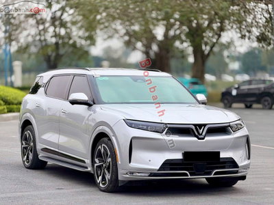 Xe VinFast VF9 Plus 7S 2025