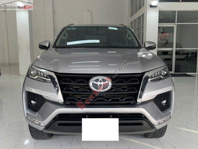 Xe Toyota Fortuner 2.4G 4x2 AT 2021