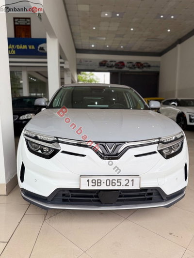 Xe VinFast VF8 Eco AWD 2024